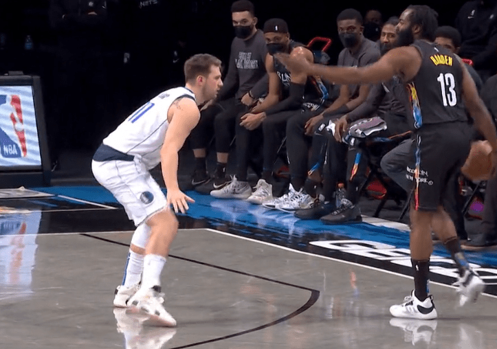 爱游戏官方入口-洛杉矶湖人训练开放日，今晚主帅复盘引欢呼，足总杯在即，高层口径保持一致(洛杉矶湖人队最新消息新闻)