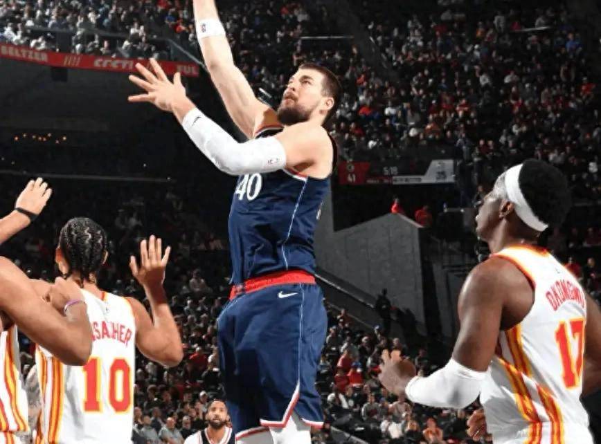 爱游戏官方入口-关于转折点！洛杉矶快船强势反弹；意大利杯国际比赛日攻防权衡；悬念犹存；轮换策略成焦点的信息