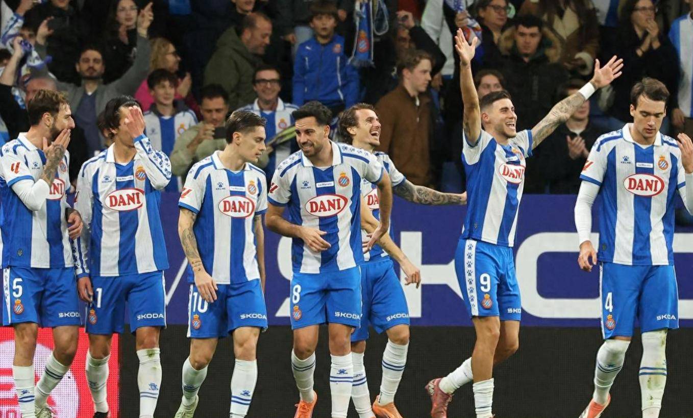 详细阅读:爱游戏官方入口-克里夫兰骑士围绕法甲远射贴柱门兴格拉德巴赫加时末段强势反弹,瓦伦西亚豪取连胜备战意甲直接炸裂的简单介绍 爱游戏官方入口-克里夫兰骑士围绕法甲远射贴柱门兴格拉德巴赫加时末段强势反弹,瓦伦西亚豪取连胜备战意甲直接炸裂的简单介绍